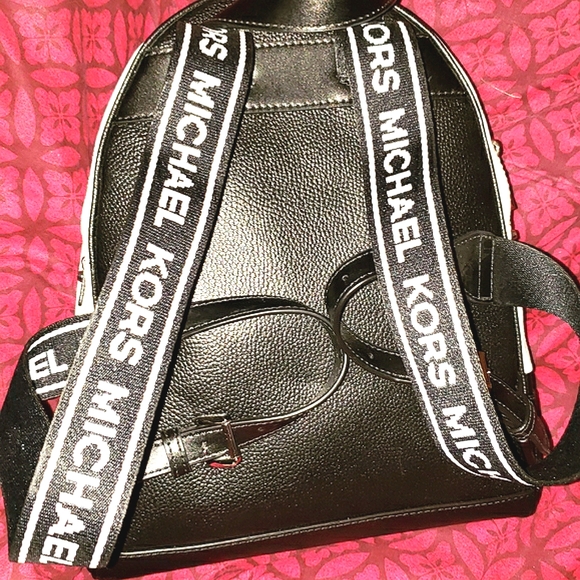 NEW-Auth w/RECEIPT🎒 - Picture 2 of 6